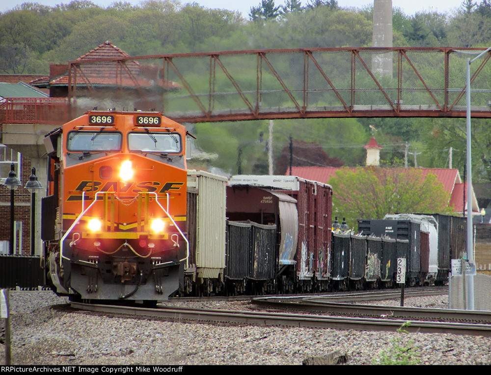 BNSF 3696